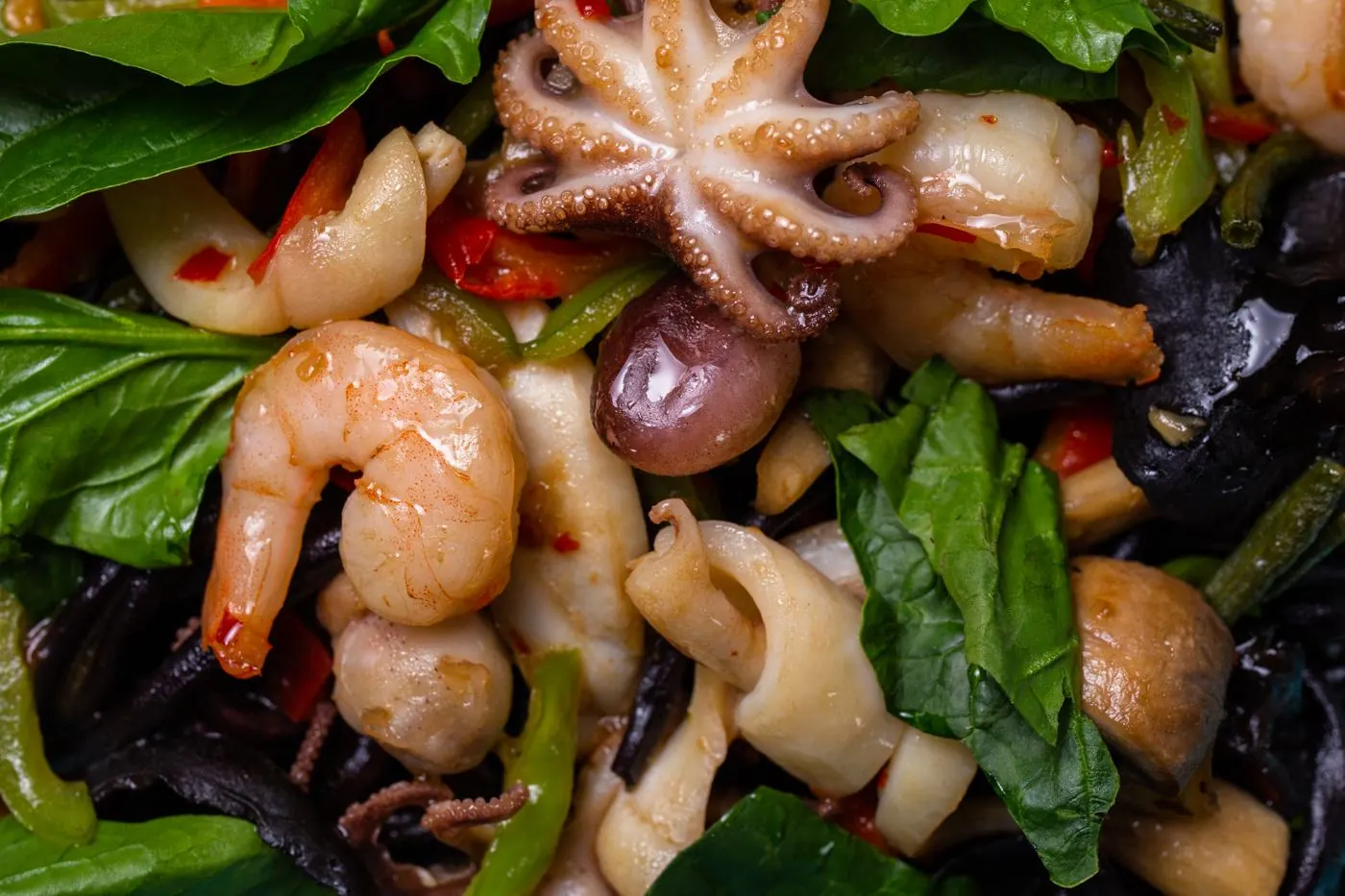 Ensalada de langostinos, pulpo y calamar