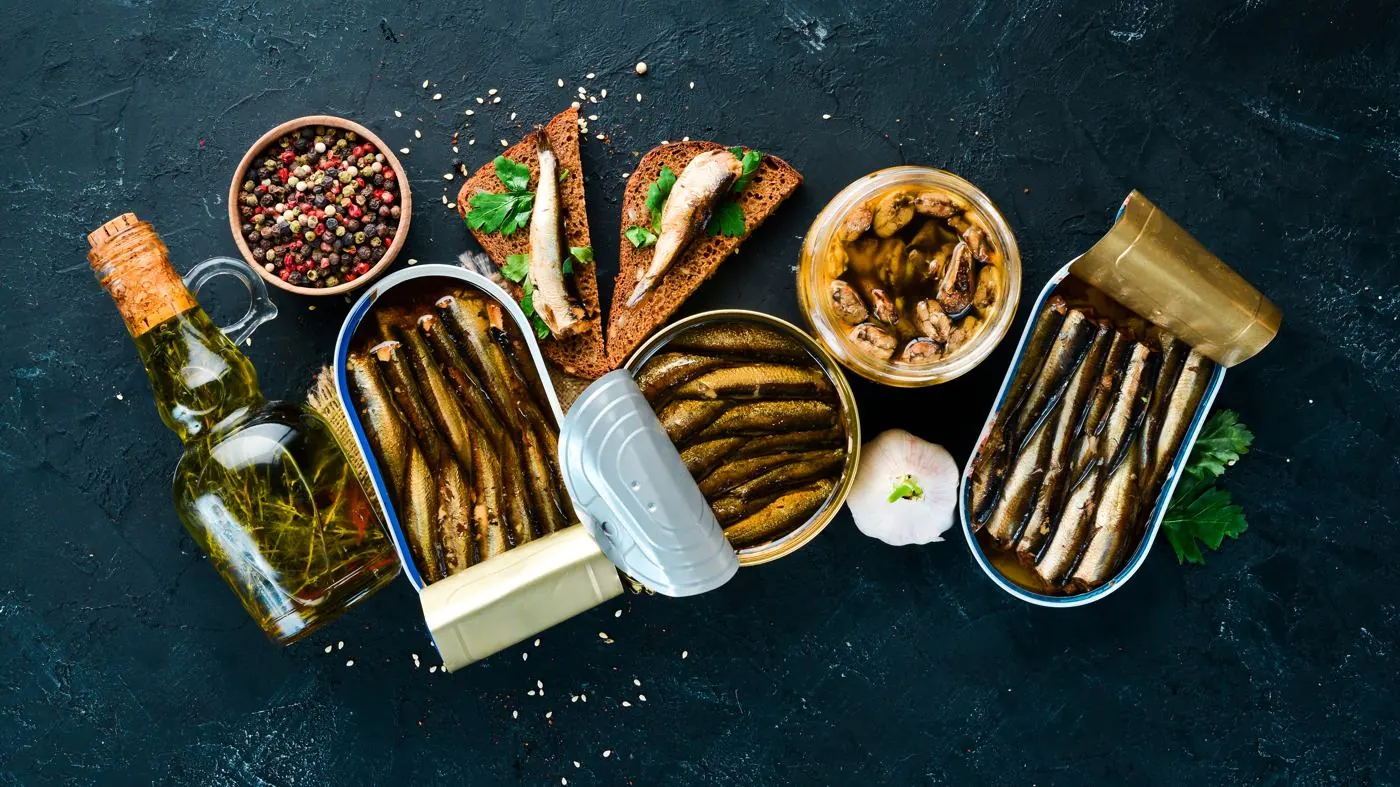 Conservas de pescado y tostadas
